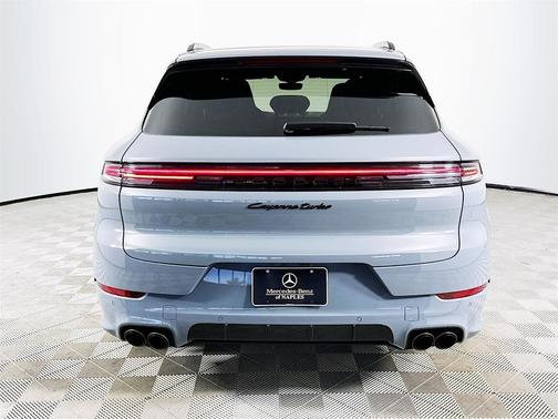 2024 Porsche Cayenne Turbo