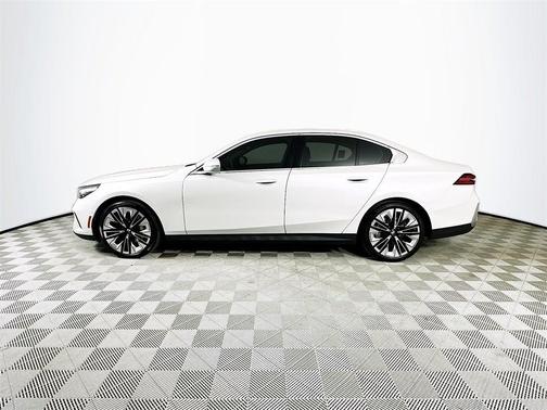 2024 BMW 530 i xDrive