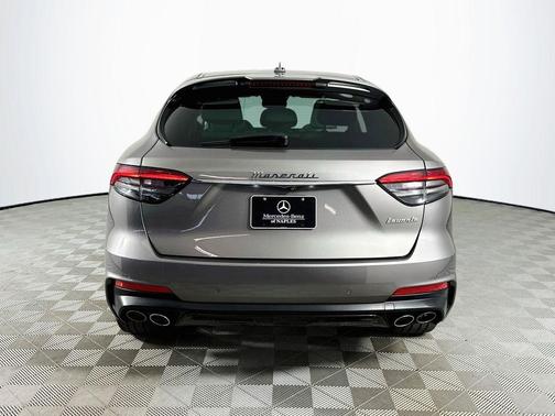 Grigio 2022 Maserati Levante Modena