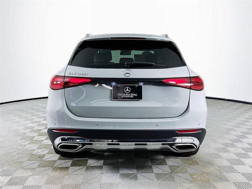 2026 Mercedes-Benz GLC 300 Base