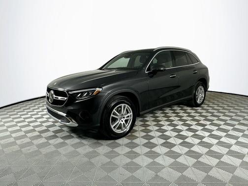 Graphite Gray Metallic 2026 Mercedes-Benz GLC 300 Base 4MATIC