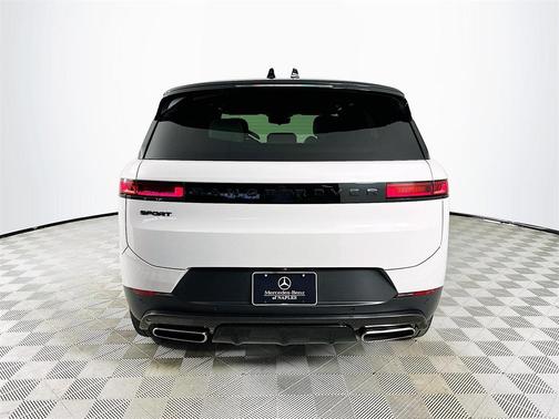 2024 Land Rover Range Rover Sport SE