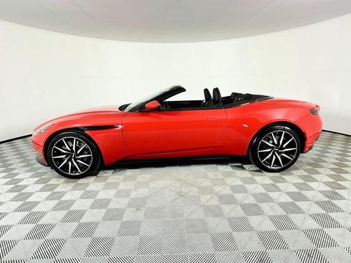 Q Scorpus Red 2020 Aston Martin DB11 Volante