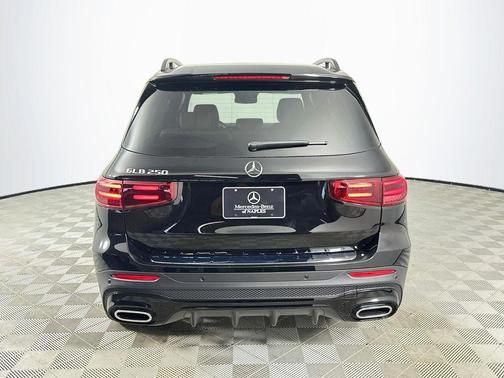 Midnight Black 2026 Mercedes-Benz GLB 250 Base