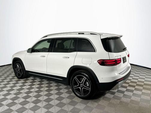 Polar White 2026 Mercedes-Benz GLB 250 Base