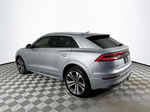 Florett Silver Metallic 2019 Audi Q8 3.0T Premium Plus
