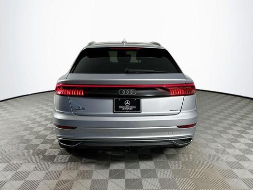 Florett Silver Metallic 2019 Audi Q8 3.0T Premium Plus