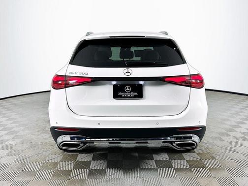 2026 Mercedes-Benz GLC 300 Base