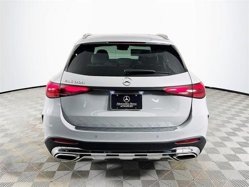 2026 Mercedes-Benz GLC 300 Base