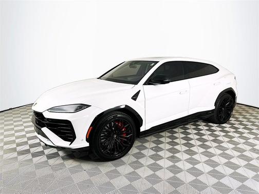 2025 Lamborghini Urus SE