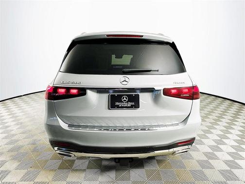 2026 Mercedes-Benz GLS 580 