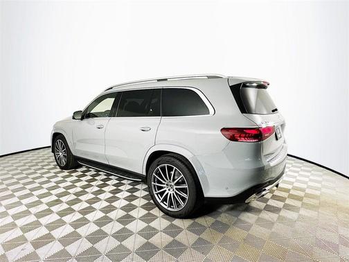 2026 Mercedes-Benz GLS 580 