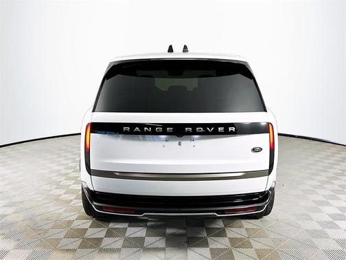 2023 Land Rover Range Rover P400 SE