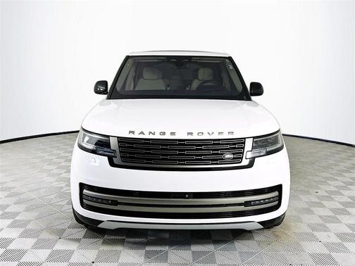 2023 Land Rover Range Rover P400 SE