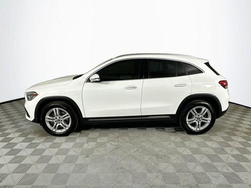 Polar White 2022 Mercedes-Benz GLA 250 Base 4MATIC