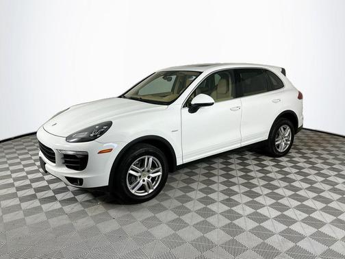 White 2016 Porsche Cayenne Diesel