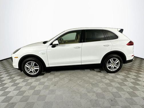 White 2016 Porsche Cayenne Diesel