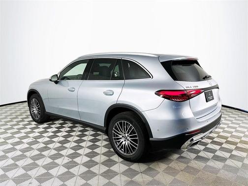 2026 Mercedes-Benz GLC 300 Base