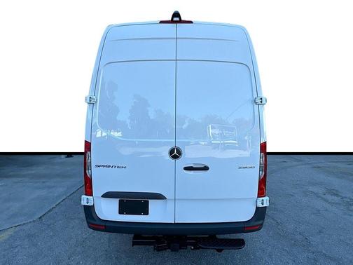 Arctic White 2026 Mercedes-Benz Sprinter 2500 170 WB High Roof Extended Cargo