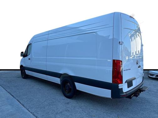 Arctic White 2026 Mercedes-Benz Sprinter 2500 170 WB High Roof Extended Cargo