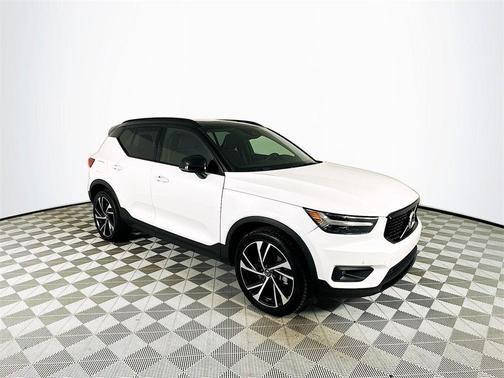 2021 Volvo XC40 T4 R-Design