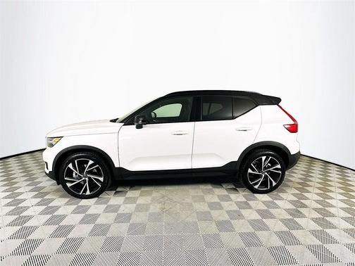 2021 Volvo XC40 T4 R-Design