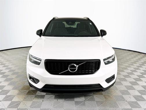 2021 Volvo XC40 T4 R-Design