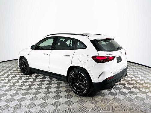 2026 Mercedes-Benz AMG GLA 35 Base