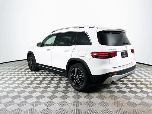 Polar White 2026 Mercedes-Benz GLB 250 Base