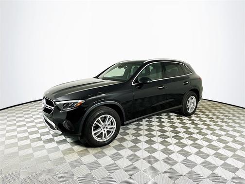 2025 Mercedes-Benz GLC 300 