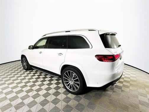 2026 Mercedes-Benz GLS 450 