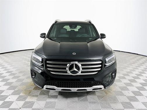 2025 Mercedes-Benz GLB 250