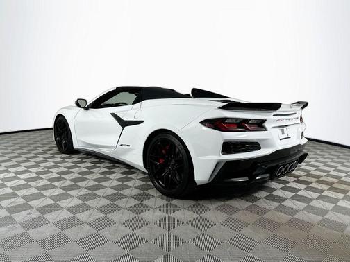 Arctic White 2025 Chevrolet Corvette Z06