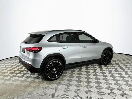 Cirrus Silver Metallic 2026 Mercedes-Benz GLA 250 Base
