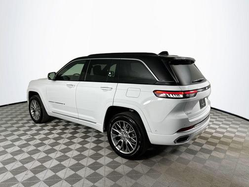 2025 Jeep Grand Cherokee Summit