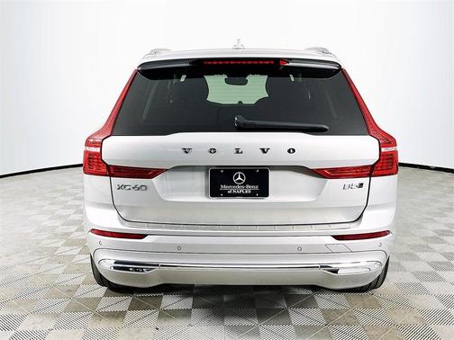 2022 Volvo XC60 B5 Inscription