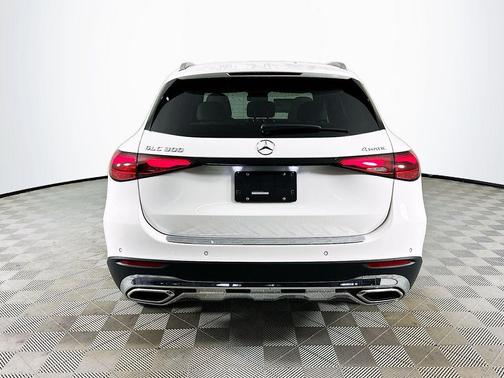 Polar White 2026 Mercedes-Benz GLC 300 Base 4MATIC