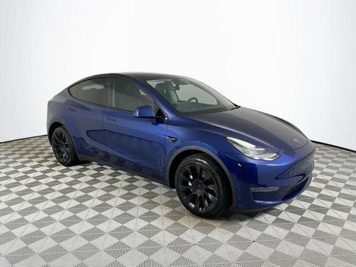 Blue 2022 Tesla Model Y Long Range
