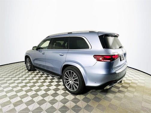 2026 Mercedes-Benz GLS 580 
