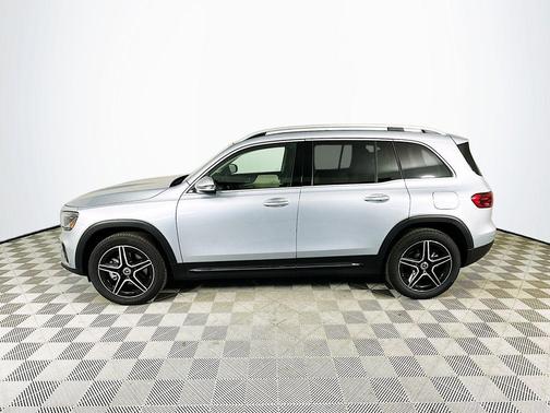 Cirrus Silver Metallic 2026 Mercedes-Benz GLB 250 Base 4MATIC
