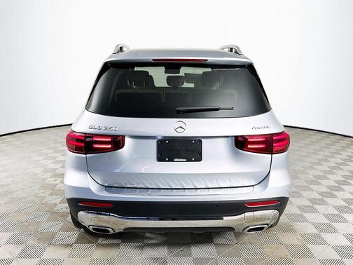 Cirrus Silver Metallic 2026 Mercedes-Benz GLB 250 Base 4MATIC