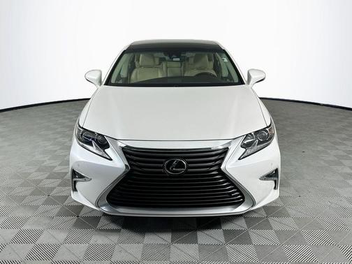 White Pearl 2018 Lexus ES 350 Base