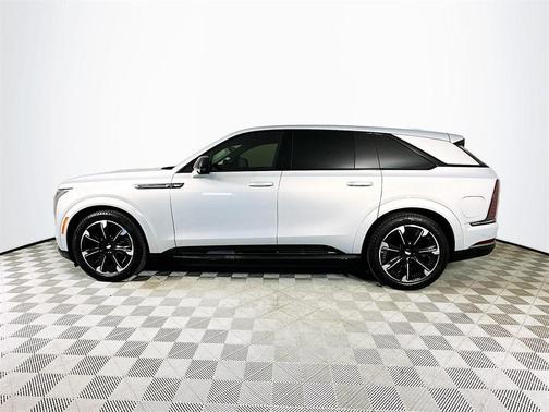 2025 Cadillac Escalade IQ Sport 2