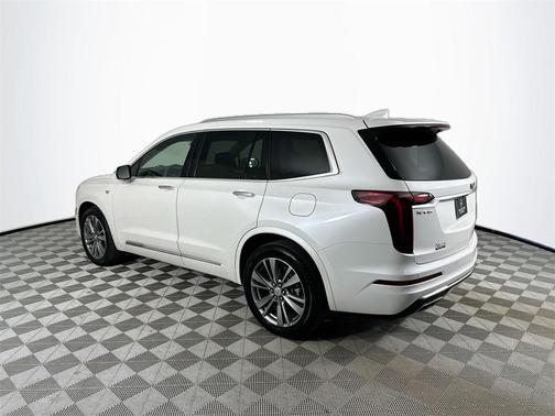 2022 Cadillac XT6 Premium Luxury FWD