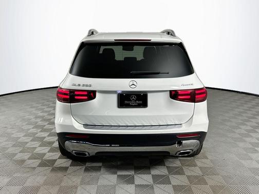 Polar White 2026 Mercedes-Benz GLB 250 Base 4MATIC