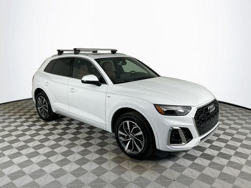 Glacier White Metallic 2025 Audi Q5 45 S line quattro Premium
