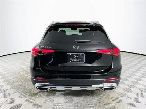 2025 Mercedes-Benz GLC 300 Base