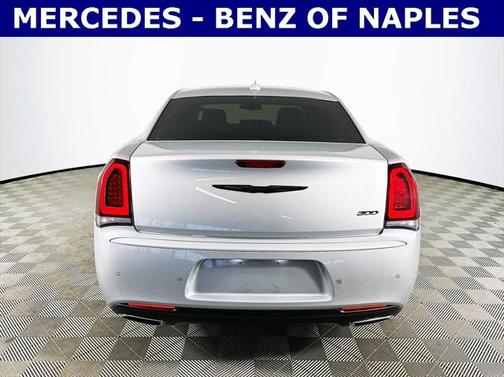 2022 Chrysler 300 Touring