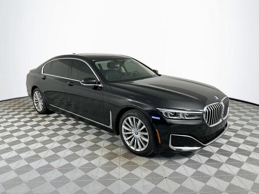 Black Sapphire Metallic 2021 BMW 740 i xDrive