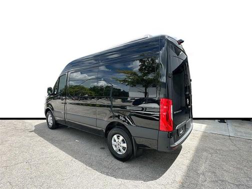 2025 Mercedes-Benz Sprinter 2500 144 WB Standard Roof Passenger
